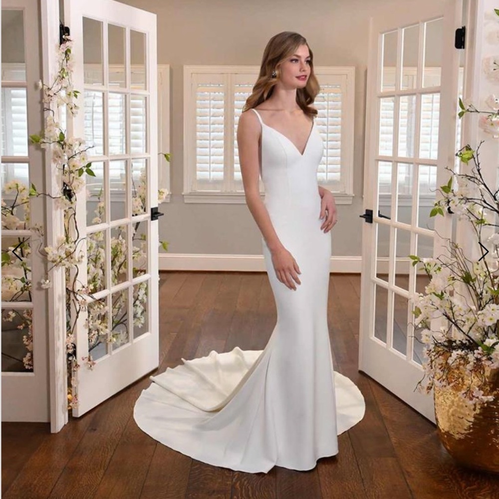 Wedding gown, size 10 Essence of Australia